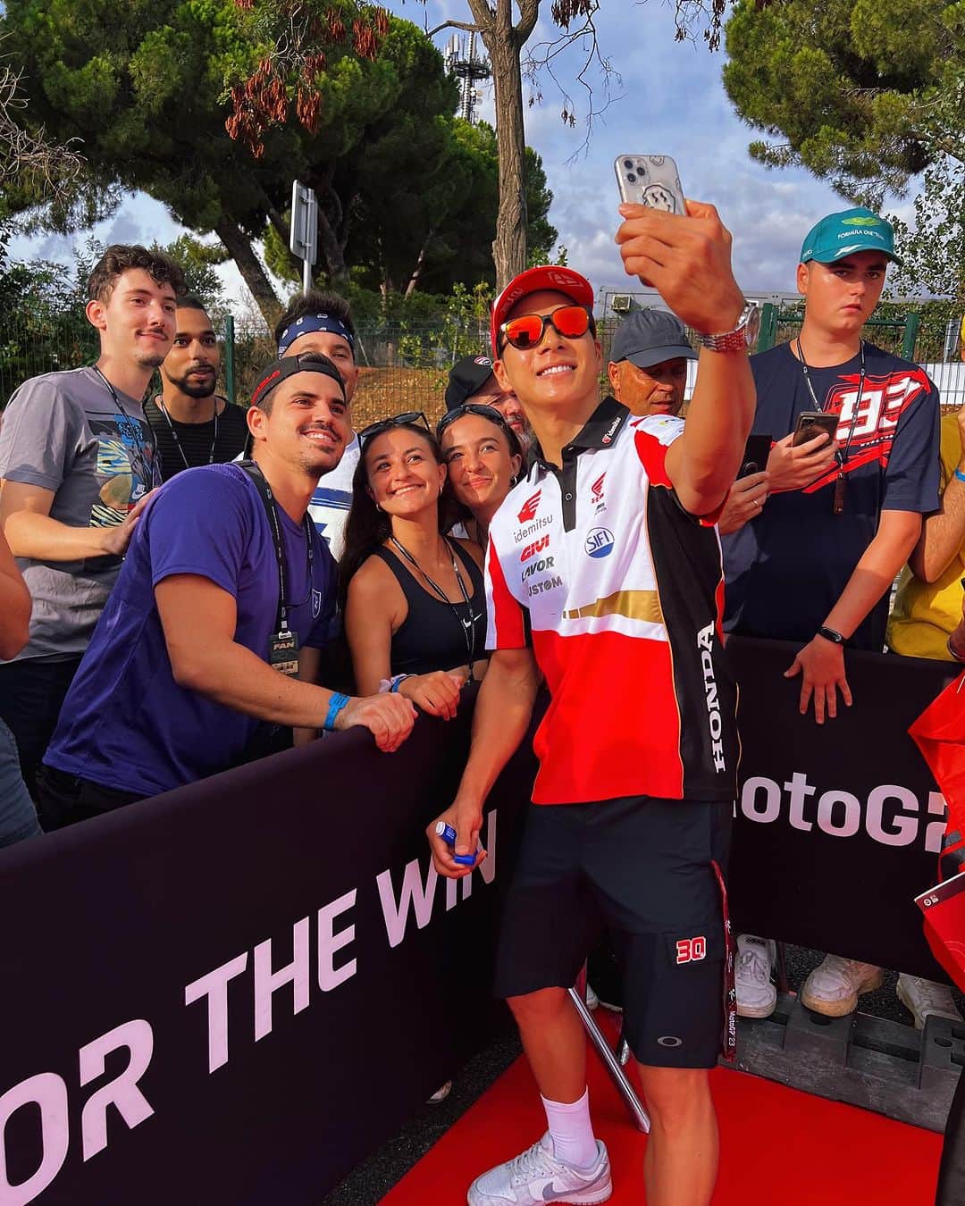 中上貴晶さんのインスタグラム写真 - (中上貴晶Instagram)「HERO WALK♥️TakaSan edition #CatalanGP #LCR #MotoGP」9月2日 16時40分 - takanakagami