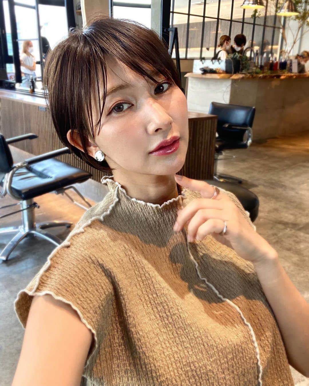 みづきのインスタグラム：「秋髪✂︎🍁  #ショートヘア #ショートヘアー  #ショートヘアー女子  #秋髪   #ゴルフ女子 #スポーツ女子 #ゴルフ好きな人と繋がりたい  #ゴルフ女子と繋がりたい #ゴルフ #ゴルフコーデ #golf #golfswing #genicgolf #victoriagolf #スポーツ #高尔夫球 #골프  #골프레슨  #スイング #ゴルフスイング #gingergolfteam4期生 #カットモデル #カットモデル無料 #コスプレ #コスプレイヤー #cosplay #角色扮演 #코스프레  #cosplayer」