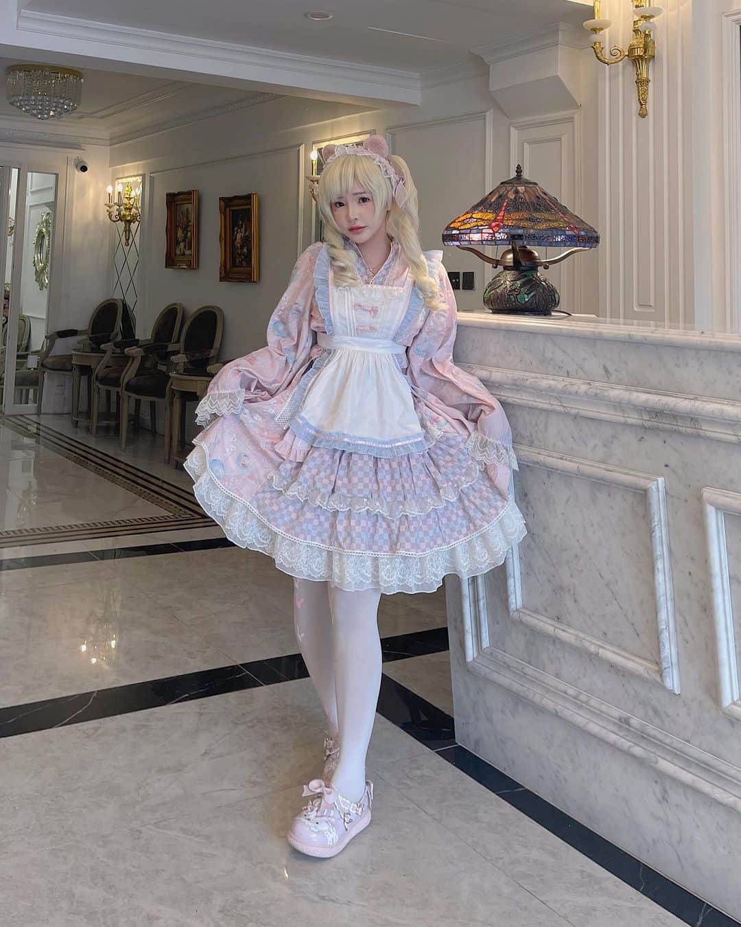 ミミちゃんのインスタグラム：「Lolita day with my friend @miewmiewluvpink」