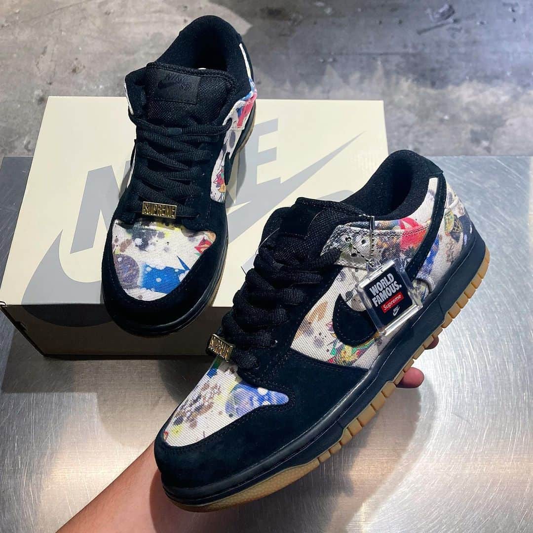 RINKAN渋谷店のインスタグラム：「. 《 NIKE 》  MODEL : SB DUNK × supreme  ⁡ －－－－－－－－－－ー－－－－－－－－－－－－－－  商品の詳細につきましてはDM、又はお電話にてお問い合わせ下さい。 ⁡ DMやお電話からの郵送販売も可能です。 ⁡ ショッピングローンなど各種お支払い方法もご用意しておりますのでご相談下さい。 ⁡ International shipping is available. Please contact us though DM. ⁡ ⁡ 〈RINKAN SHIBUYA〉 TEL：03-5458-3050 LINE ID：@283swjhf」