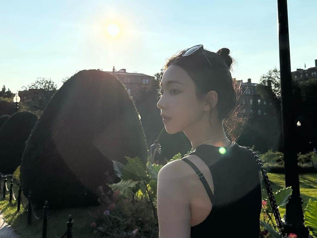 KARINAのインスタグラム：「🕶️🎬」