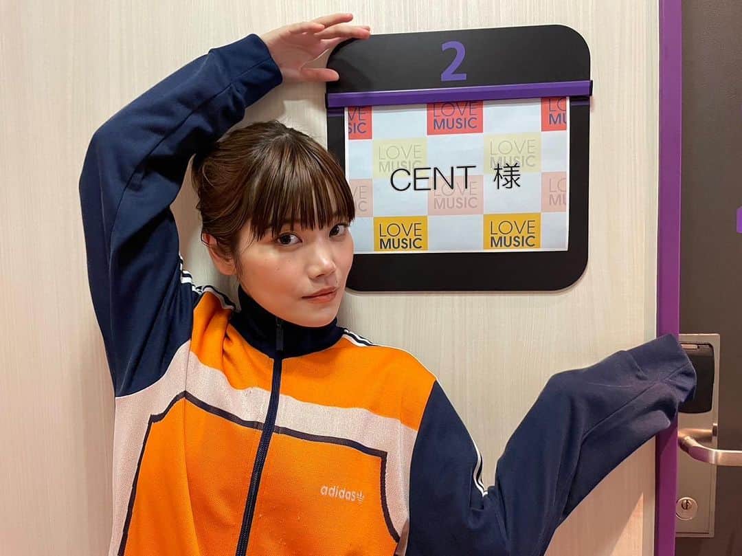フジテレビ「Love music」のインスタグラム：「CENT #インスタ限定オフショット  明日よる24:40-放送 ※地域によって放送日程が異なります。　 各放送局のHPにてご確認下さい。  #Lovemusic #ラブミュージック」