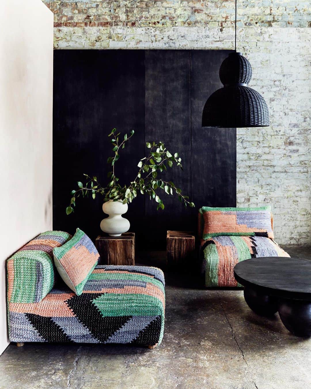 フレンチコネクションのインスタグラム：「Welcome home 🖤 Calling all interior lovers - new home arrivals are here!」