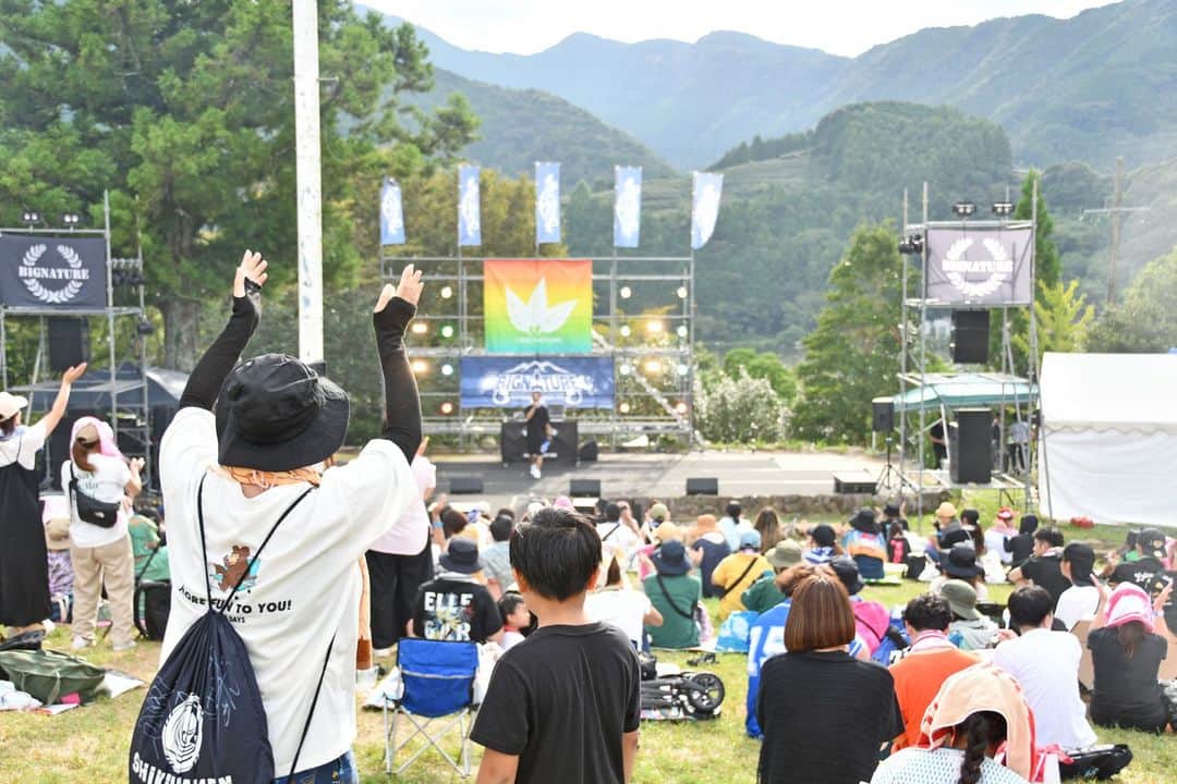 島田市さんのインスタグラム写真 - (島田市Instagram)「川根町の天王山公園で音楽フェス「BIGNATURE」が開催されました。 今回で21回目の開催。県内外のお客さんが音楽に合わせ、手を振ったり、手拍子をしたりして、盛り上がっていました。  #島田市 #shimada #川根町 #kawane #川根 #音楽フェス #BIGNATURE」9月2日 17時41分 - shimadacity_shizuoka_official