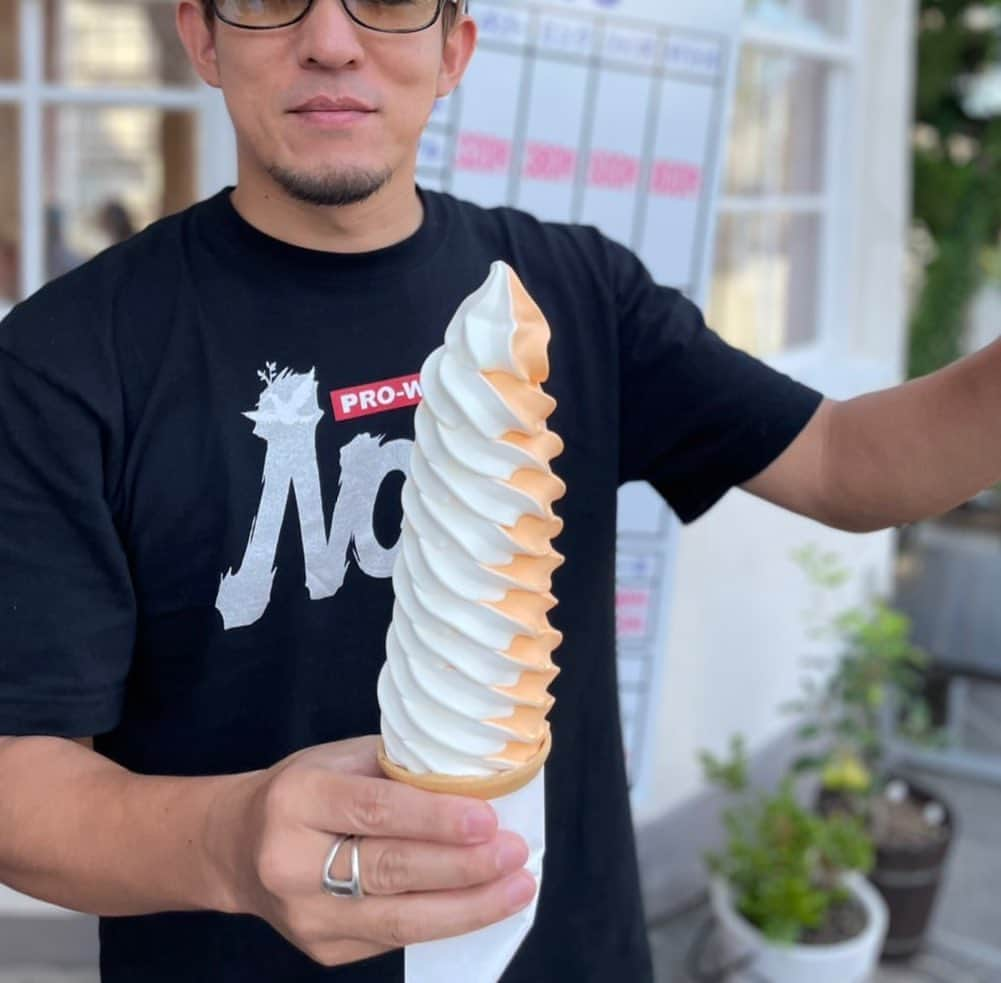 ファンキー加藤さんのインスタグラム写真 - (ファンキー加藤Instagram)「🍦 #ファンキー加藤 #FCイベント #出張カトちゃんねる #北海道 #小樽 #ありがとうございました  #小樽ミルクプラント #ソフトクリーム #NYジャンボ #ご馳走様でした」9月2日 17時39分 - funkykato_funkykato_funkykato