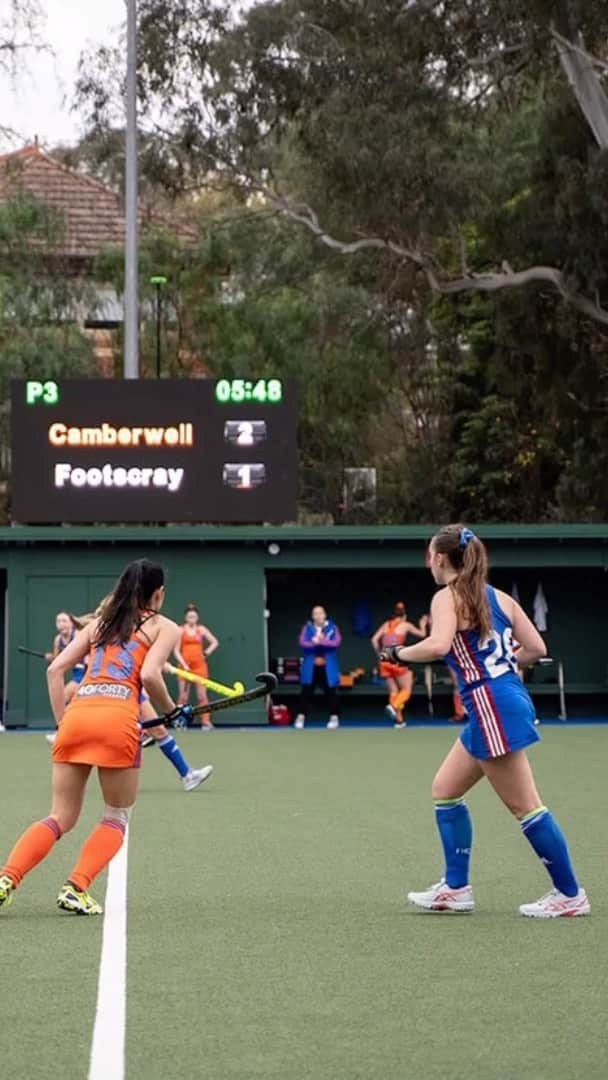 湯田葉月のインスタグラム：「Love these awesome pics! Go wellers 🧡💙@shotbyteerose  #melbourne #hockey #メルボルン #ホッケー」