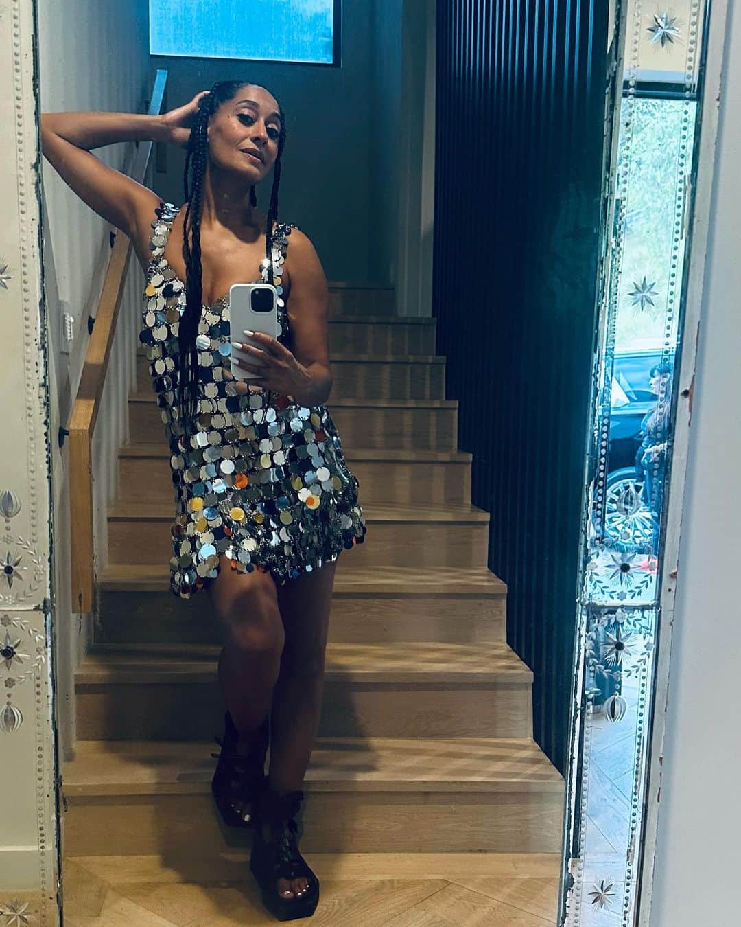 トレーシー・エリス・ロスのインスタグラム：「she said wear silver」