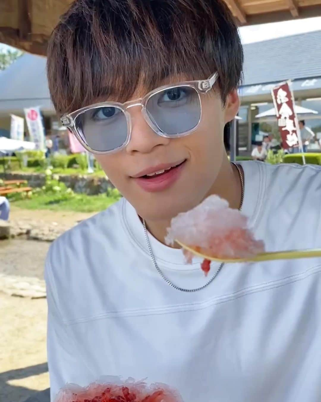 瀬戸郁成さんのインスタグラム写真 - (瀬戸郁成Instagram)「. かき氷はいちご派です🍧 夏終わっちゃうなあ   #04  #かき氷 #夏」9月2日 18時11分 - seto_ikusei_