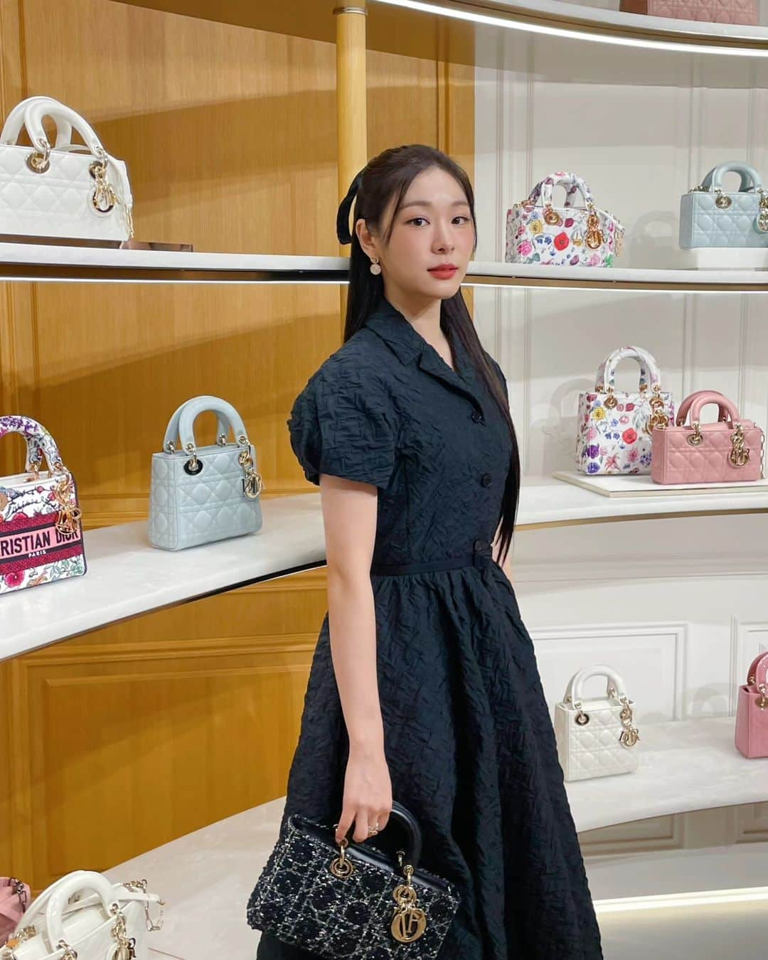 キム・ヨナさんのインスタグラム写真 - (キム・ヨナInstagram)「LADY DIOR CELEBRATION🖤」9月2日 18時26分 - yunakim