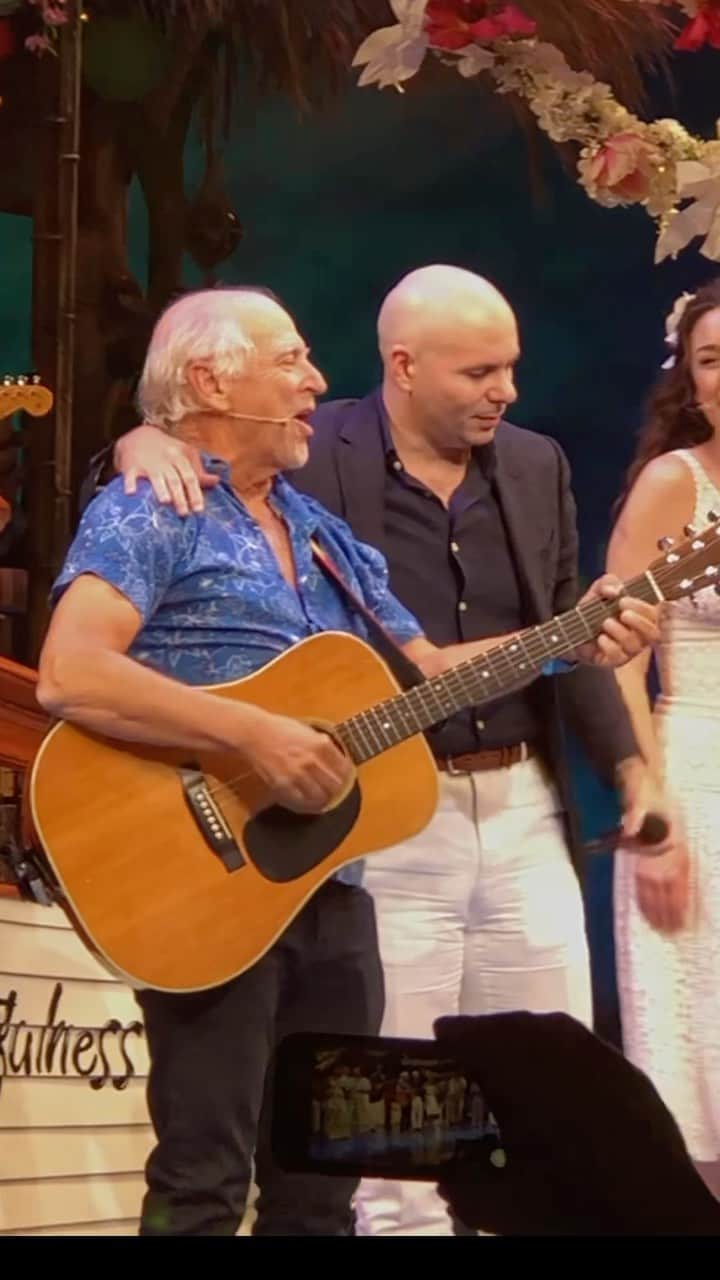 のインスタグラム：「Jimmy, you lived life and didn’t let life live you.  A true pioneer and trailblazer. Thank God for @jimmybuffett and when life gives you limes, make margaritas. Rest in paradise, ACP (Pitbull)」
