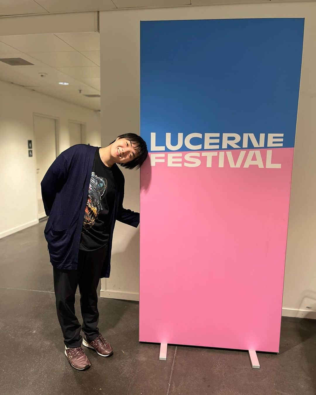 藤田真央のインスタグラム：「Lovely to be back in Lucerne!  歴史的な日になりました。  #lucerne #festival #chopin #polonaise #liszt #sonata」