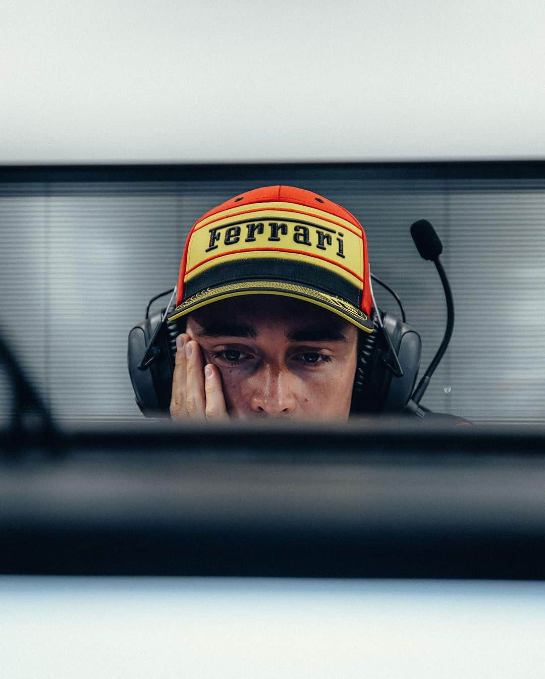 シャルル・ルクレールさんのインスタグラム写真 - (シャルル・ルクレールInstagram)「Worked hard yesterday night and it paid off, a good recovery. A big congrats to Carlos for what was an amazing lap. Starting 3rd tomorrow, everything is possible, and with the extra push of the tifosi I’ll do everything to make something special ❤️」9月3日 4時16分 - charles_leclerc