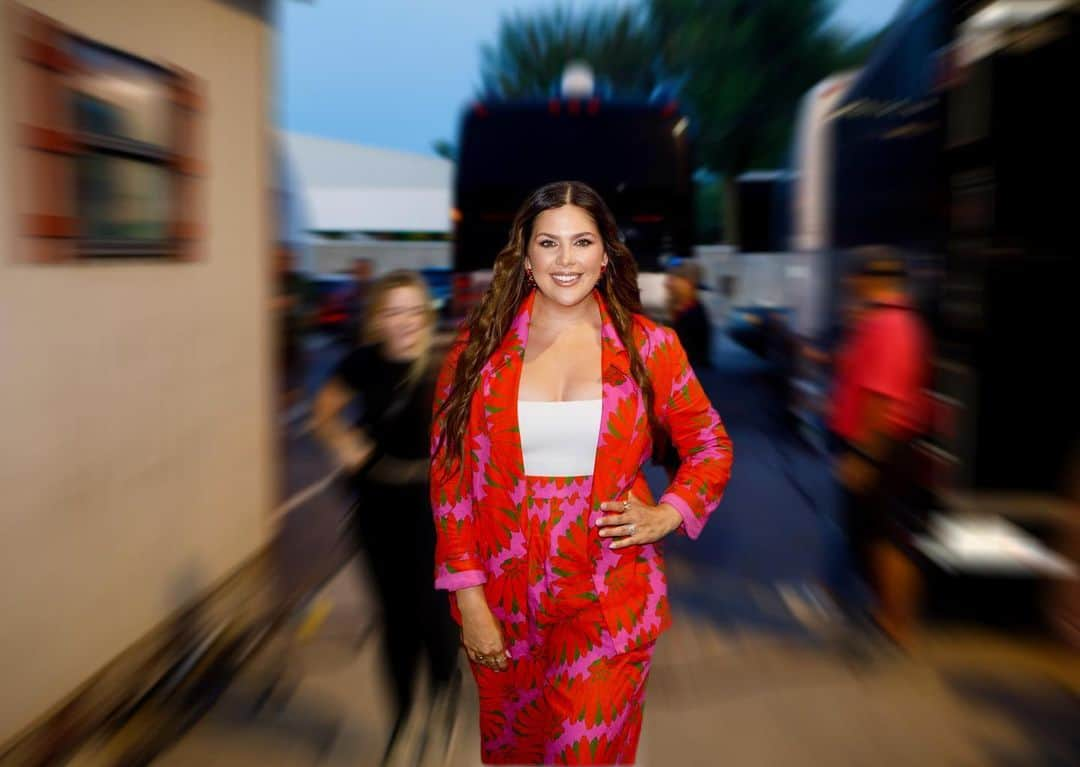 ヒラリー・スコットのインスタグラム：「All smiles at the Colorado State Fair last night! 💖」