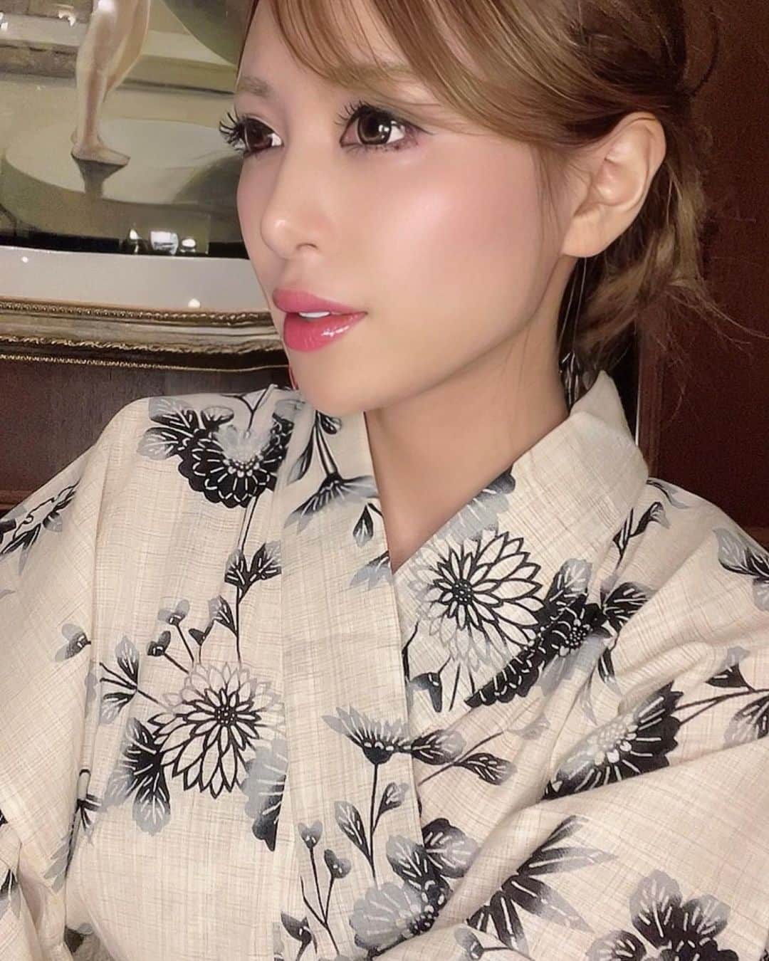 環結衣 のインスタグラム：「・ 東京の夏長すぎない？ ・ ・ にゃあ」