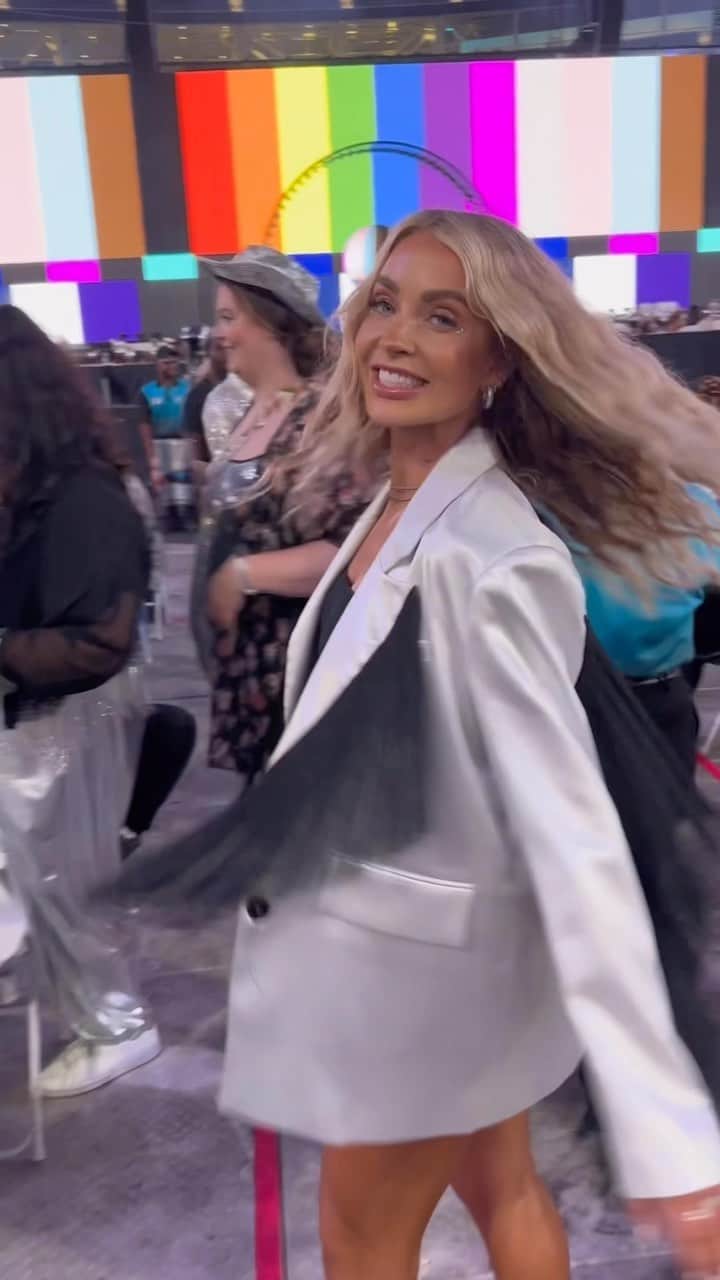 Cara Van Brocklinのインスタグラム：「Well I think it’s safe to say that was a pretty epic 24 hrs🙌🏻🙌🏻 #beyonce #beyonceconcert #beyoncerenaissancetour #beyoncerenaissance」