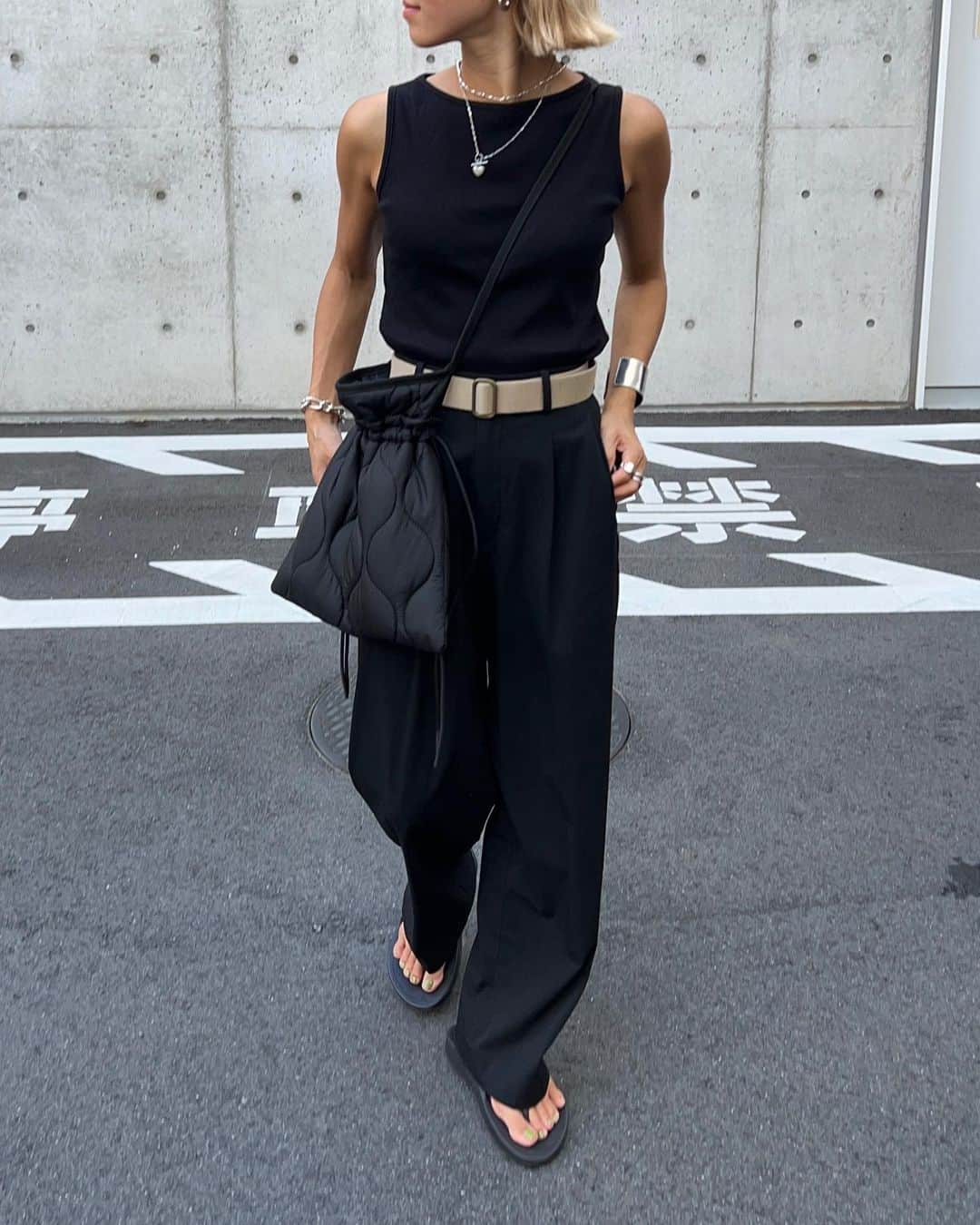 annaのインスタグラム：「.  夏の思い出4コーデ👏 まだ暑いから夏の格好して 小物とかシューズに秋取り入れればいいと思って 9月は過ごしてる。笑  #夏コーデ#毎日コーテ#モノトーンコーデ#158cmコーデ#骨格ナチュラル#きょこ#大人カジュアル#オトナカジュアル#カジュアル#カジュアルコーデ#プチプラコーデ」