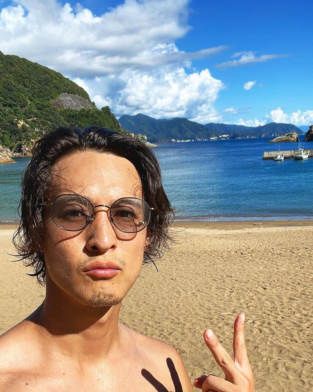 シュネルさんのインスタグラム写真 - (シュネルInstagram)「いつかの海🌊」9月2日 20時25分 - schnell_solidemo