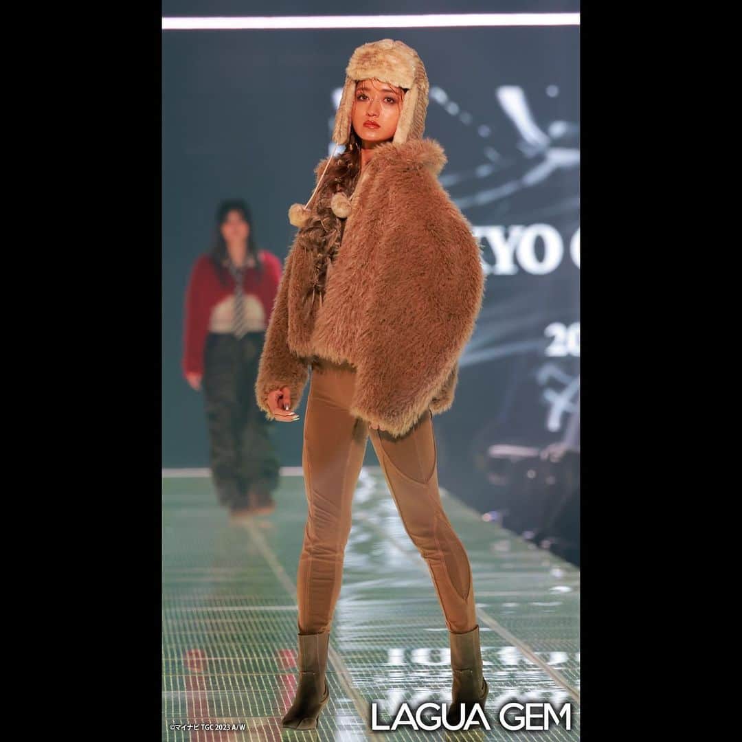 のインスタグラム：「『マイナビ TGC 2023 A/W』LAGUA GEMの全ルック公開!!!  TGC公式YouTubeにてステージムービーも公開💕  #LAGUAGEM / @laguagem #池田美優 / @michopa1030  #紺野彩夏 / @ayaka_konno_official #椿 #土方エミリ / @emily_hijikata  #とうあ / @___2toua2___ #吉木千沙都 / @popochan318 #雑賀サクラ / @sakura_saiga  #嵐莉菜/ @lina_arashi  #山﨑天（櫻坂46）  ***************** 「第37回 マイナビ 東京ガールズコレクション 2023 AUTUMN/WINTER」 日時：2023年9月2日（土） 会場：さいたまスーパーアリーナ  #マイナビTGC #TGC #東京ガールズコレクション #fashion #fashionshow #Tokyo #Tokyogirlscollection #event #ootd #coordinate #model #Japan #ファッションショー #イベント」