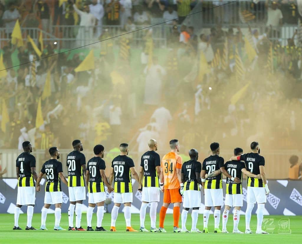 カリム・ベンゼマさんのインスタグラム写真 - (カリム・ベンゼマInstagram)「We will do better next time, thank you for your support. We will be back stronger 🐅🖤💛 #inshaallah #alhamdulillah 🤲🏼❤️」9月2日 20時29分 - karimbenzema