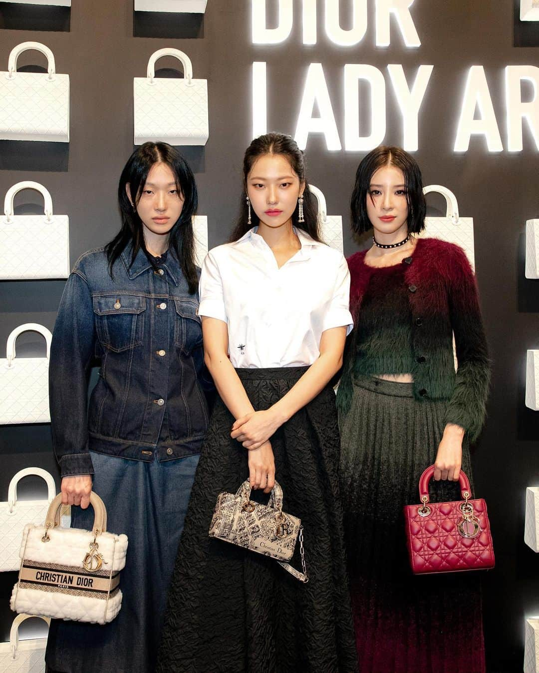 가로수길 , Seoulさんのインスタグラム写真 - (가로수길 , SeoulInstagram)「Lady Dior Celebration   이 최강조합은 뭐지??💕 최소라,한소희,박희정,이호정,아이린 미쳤두아아앙   #Dior #LadyDior #DiorSeongsu」9月2日 20時43分 - jaylim1