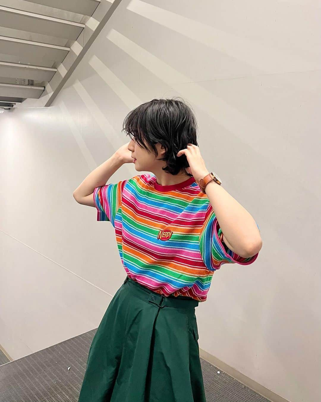 光永さんのインスタグラム写真 - (光永Instagram)「お気に入りTシャツ🌈🌈カラフル元気コーデ🤡 秋コーデする余裕ないくらい毎日暑いし🥵、楽屋は凍るように寒い🥶 ㅤㅤㅤㅤㅤㅤㅤㅤㅤㅤㅤㅤ Tシャツ：#NERDY パンツ：#NONTOKYO ソックス：#boynearlyequalgirl  スニーカー：#nike ㅤㅤㅤㅤㅤㅤㅤㅤㅤㅤㅤㅤ #ootdjapan #カラフルコーデ #ボーダーtシャツ #ショートパーマ #パーマショート #ウルフパーマ #ハーフパンツコーデ」9月2日 20時41分 - hinata_official__