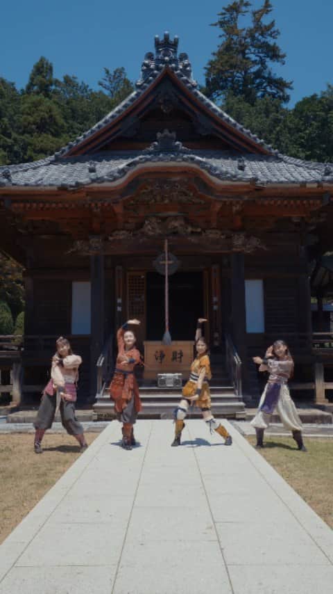 のインスタグラム：「「MONONOFU NIPPON feat. 布袋寅泰」MV公開中！  #ももクロ #MONONOFUNIPPON #momoclo #mcz15th」