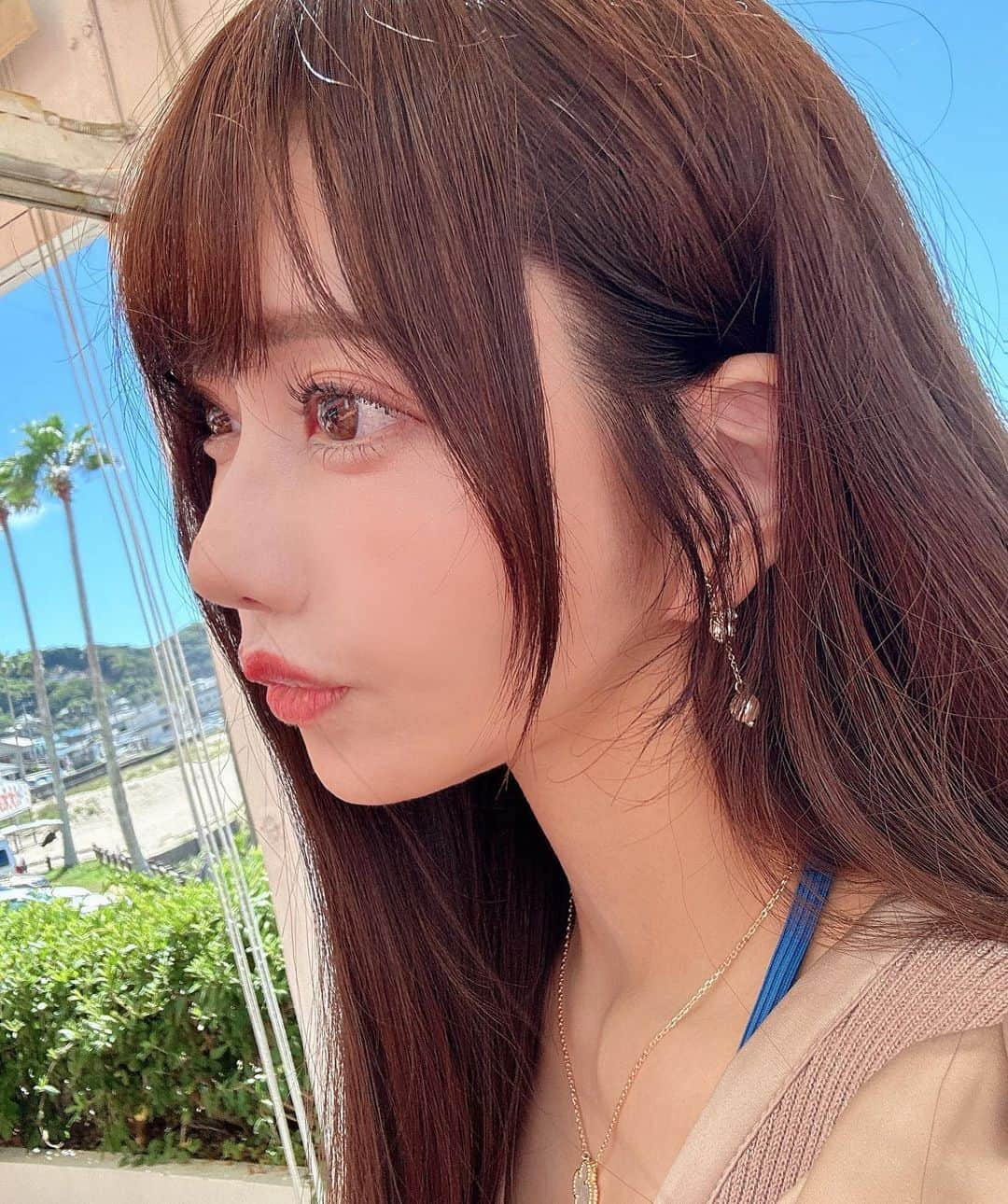 遠藤 玲奈 /endo renaのインスタグラム：「横向きからこんばんは🌙 なんかさ、最近月が大きくてびっくり🌕 でも9月になっちゃってかなしい、、🍂  先週まつパしてもらた(  ᐢᢦᐢ )✨️ メイクしなくてもまつ毛あがってると心がウキウキだっ🐇 ♡ @eyeprolish11  ♡ @tanaka___kurumi11  感謝です☺︎ .」