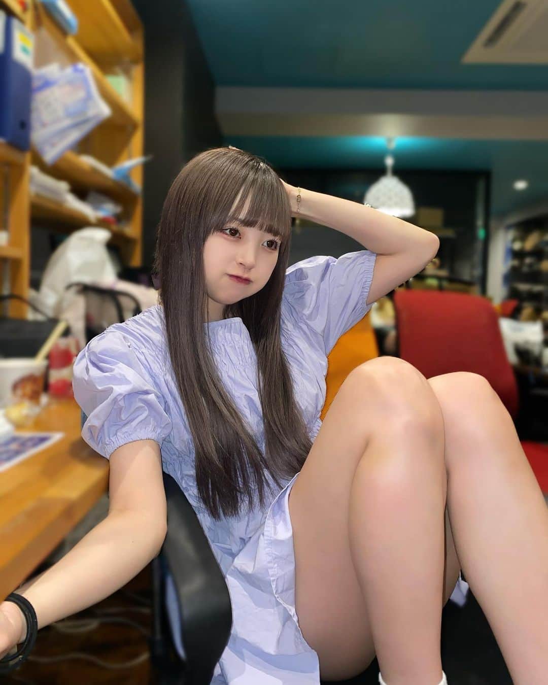 のインスタグラム：「事務所。w  #ワンピース #エクステ #アイドル」