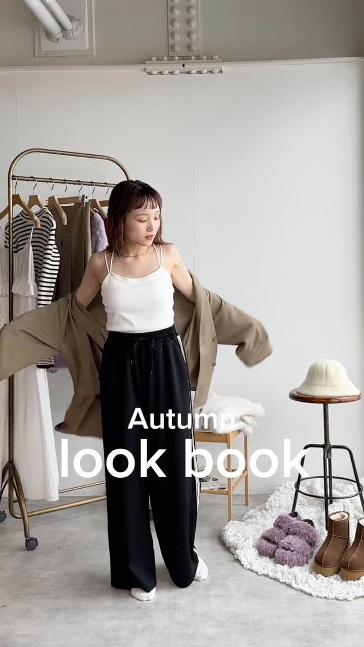 w closetのインスタグラム：「【autumn look book】  "かわいい♡と思ったらいいね" _______________  《オンラインショップでもお店でも対象◎》  会員さま限定で秋の新作が10％OFFでお買い求めいただけます♪  期間中のご登録でも参加できますので、この機会に是非ご利用ください。  オンラインショップはプロフィールTOPのURLから → @wclosetwearsinc  _______________  #wcloset#ダブルクローゼット#wclo_snap#トレンドアイテム#カラーコーディネート#秋ファッション#秋コーディネート#コーディネート#差し色コーデ#秋コーデ#カジュアルコーデ#トレンドコーデ#大人カジュアルコーデ#20代コーデ#ジャケットコーデ#秋トレンド#ボーダートップス#着回しコーデ#セットアップ#セットアップコーデ#ブラウンコーデ #ジャケット#ジャケットコーデ#ジャケットスタイル#スカートコーデ#カーディガンコーデ#ミニスカート#カーディガン#ロングブーツ#デニムコーデ#ラインパンツ」
