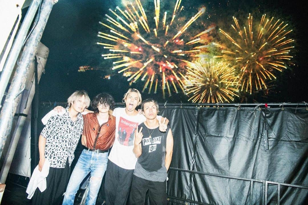 [ALEXANDROS]のインスタグラム：「it was a blast 観てくれた人ありがとう TREASURE20周年おめでとうございまする 洋平ヒロまーリアド  #Alexandros #TREASURE05X  #トレジャー20th」