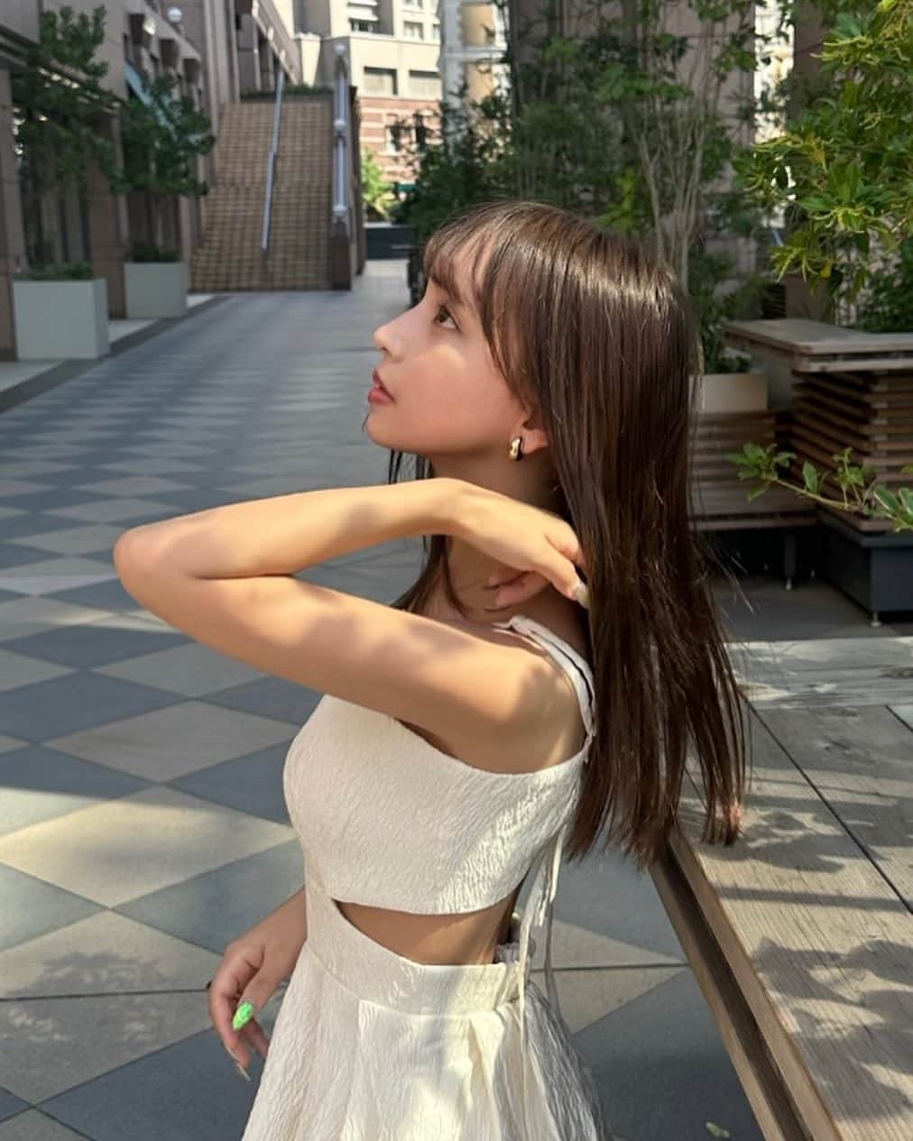 平尾優美花（ゆみちぃ）さんのインスタグラム写真 - (平尾優美花（ゆみちぃ）Instagram)「先日、@tclinic_shinjuku でハイフのリニアモードやってきた🏥 直後もだけど最近また更に効果感じてきたの！ 顎下のたるみ？お肉？どちらにせよ、引き締まってくれて嬉しい🥲🫶🏻  左右差が気になってたけど先生が親身に黄金比を考えて施術してくれた🌷 HIFUも打つ人や機会で変わってくるものだから、慎重に！仕上がり満足〜  キャミは @gu_for_all_ デニムは @grl_official  キャップは @snidel_official と @newerajapan コラボ🧢」9月2日 21時05分 - hirao_yumika