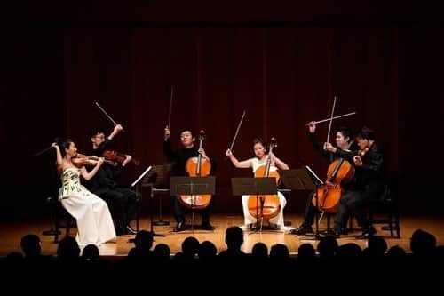 木嶋真優さんのインスタグラム写真 - (木嶋真優Instagram)「AGIO @浜離宮朝日ホール2日目終了🎻 ピアソラからビバルディの四季。 素晴らしい音楽家の皆さんに刺激を受けながら今日も幸せでした。 明日は最終日！🙌 🎻&📺両方稼働します！ 10:30は0歳からお越しいただけるファミリーコンサート(ピーターと狼) そして14:00からはファイナルコンサートでブラームス六重奏とチャイコフスキーのフィレンツェの思い出で幕を閉じます。 当日券もあるみたいなので是非☺️ そして夜は22:00-MBS/TBS 『日曜日の #初耳学』👂 橋本環奈さんのインタビュー回です。 面白い回になりそうです！ 是非ご覧ください☺」9月2日 21時20分 - mayukishima