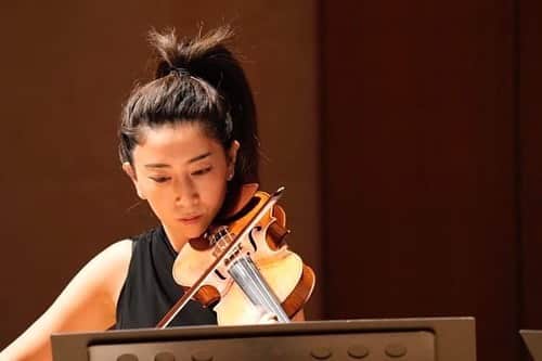 木嶋真優さんのインスタグラム写真 - (木嶋真優Instagram)「AGIO @浜離宮朝日ホール2日目終了🎻 ピアソラからビバルディの四季。 素晴らしい音楽家の皆さんに刺激を受けながら今日も幸せでした。 明日は最終日！🙌 🎻&📺両方稼働します！ 10:30は0歳からお越しいただけるファミリーコンサート(ピーターと狼) そして14:00からはファイナルコンサートでブラームス六重奏とチャイコフスキーのフィレンツェの思い出で幕を閉じます。 当日券もあるみたいなので是非☺️ そして夜は22:00-MBS/TBS 『日曜日の #初耳学』👂 橋本環奈さんのインタビュー回です。 面白い回になりそうです！ 是非ご覧ください☺」9月2日 21時20分 - mayukishima