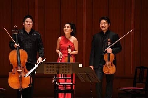 木嶋真優のインスタグラム：「AGIO @浜離宮朝日ホール2日目終了🎻 ピアソラからビバルディの四季。 素晴らしい音楽家の皆さんに刺激を受けながら今日も幸せでした。 明日は最終日！🙌 🎻&📺両方稼働します！ 10:30は0歳からお越しいただけるファミリーコンサート(ピーターと狼) そして14:00からはファイナルコンサートでブラームス六重奏とチャイコフスキーのフィレンツェの思い出で幕を閉じます。 当日券もあるみたいなので是非☺️ そして夜は22:00-MBS/TBS 『日曜日の #初耳学』👂 橋本環奈さんのインタビュー回です。 面白い回になりそうです！ 是非ご覧ください☺」
