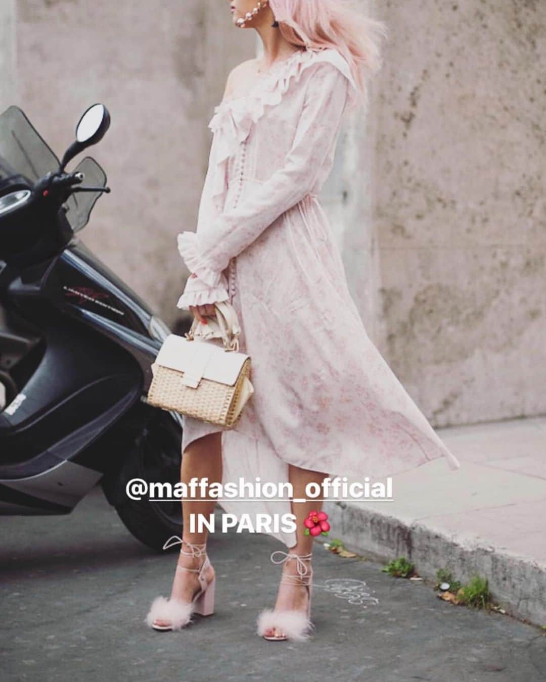 Juliett K.さんのインスタグラム写真 - (Juliett K.Instagram)「#perfect #olddress 🌸🪷 2023/2018 #magdabutrym @magdabutrym #floradress #pinkdress #tb」9月2日 21時12分 - maffashion_official