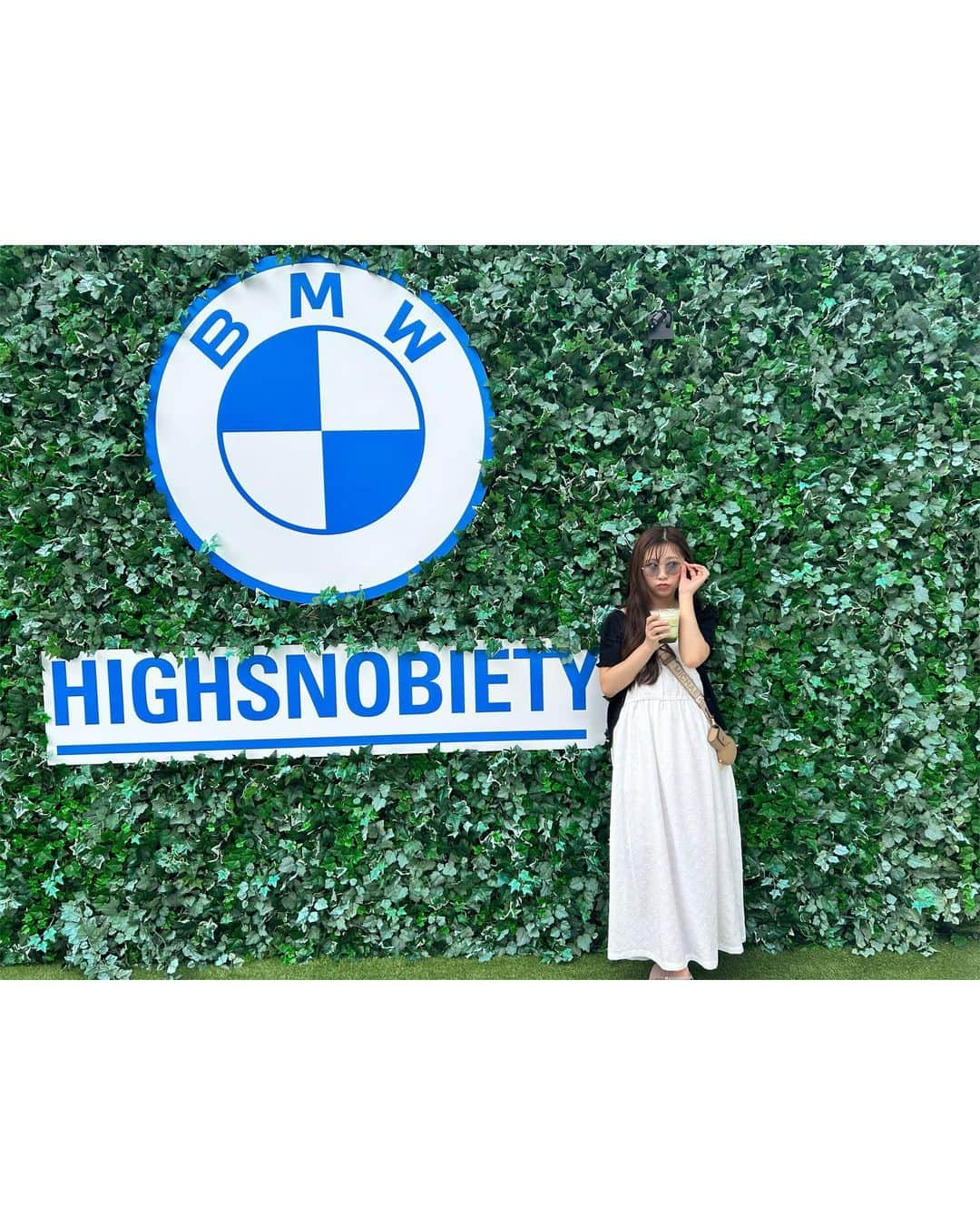 須田理夏子さんのインスタグラム写真 - (須田理夏子Instagram)「BMWカフェ行ってきた🧁🥛  抹茶持ってるけど、、、 やっぱりオレンジジュースしか勝たん🍊👊 ・ ・ ・ 最近、w closetのお洋服好きなの♡   #カフェ  #Cafe #カフェ巡り  #表参道カフェ  #BMWカフェ #ファッションコーデ  #fashion  #wcloset  #ダブルクローゼット  #GU  #ジーユー  #MICHEALKORS  #マイケルコース  #他撮り #服装  #ファッショ #おしゃれ  #ガーリーコーデ  #ホワイト  #White  #me #photo #photography #followｍe  #だてめがね  #サングラス  #サングラス女子  #オレンジジュース」9月2日 21時27分 - sudarikako