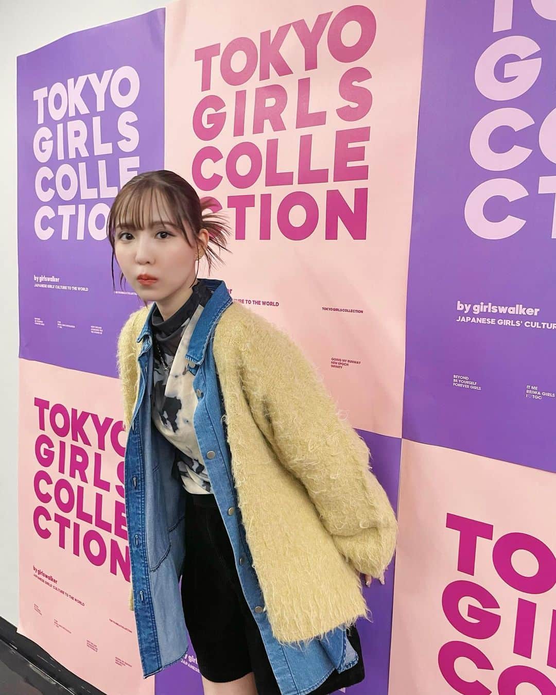 ゆりなさんのインスタグラム写真 - (ゆりなInstagram)「東京ガールズコレクション2023A/W . @rageblue_official さんの ステージに出演させて頂きました✨ 2人とも普段と違う系統のお洋服やヘアメイクで 変身させて頂いたのですがどうですか？？😳 . #東京ガールズコレクション#TGC#rageblue #カップル#カップルフォト#シミラールック#ペアルック #デニムコーデ#秋コーデ#冬コーデ#ファッション」9月2日 21時21分 - riri_yurina