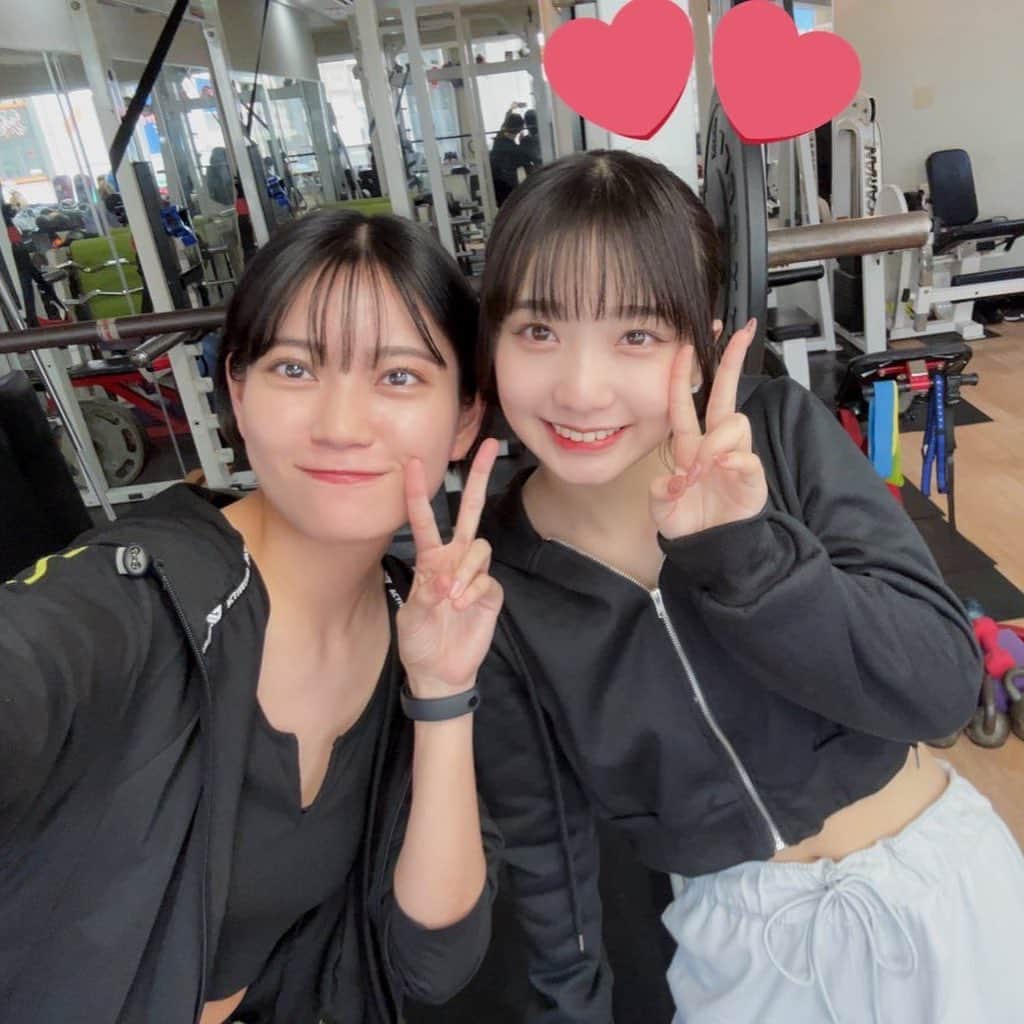 リチさんのインスタグラム写真 - (リチInstagram)「✍️音楽ナタリーさんのコラム 【目指せ！フィ女子の道 】に 参加させてもらいました！！！  ナルハワールドさんと一緒に 身体について日々の悩みを相談。。！！  私の悩みは、 ・姿勢が悪くなっちゃうところ ・歩くのが好きだから 効果的な歩き方が知りたい ・ウエストが太い ・お尻に自信がないから綺麗なラインにしたい  です！！ 同じ悩みがある方は 足立先生がどんなアドバイスをくれたのか ぜひ見てほしい！！共有したい！！！！  ストーリーにリンク貼っておきます！！  前編と後編が公開されているので ぜひご覧ください！！！  すぐお家で真似できる トレーニングも教えてもらったおん！！  みんなも一緒にやってみてね！！  #フィ女子の道 #GANG PARADE #ナルハワールド さん #音楽ナタリー #筋トレ女子 #ダイエット」9月2日 21時41分 - richi_bousho