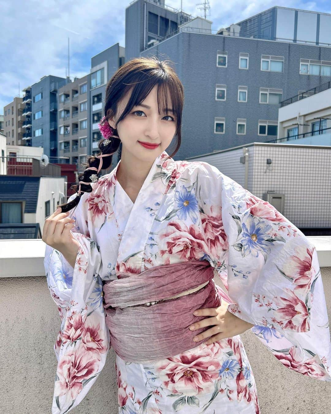 石井陽菜のインスタグラム：「⁡ ⁡ ⁡ 8月はイベントに舞台に毎日 よくがんばりました✨ ⁡ 9月もよろしくお願いします☻ ⁡ ⁡ ⁡ ハルトーーク第二弾も すごく楽しかったです＾＾ ⁡ 次は11/4の予定だよ♪ ⁡ ⁡ ⁡ #浴衣　#浴衣ヘアアレンジ #ヘアアレンジ ⁡ ⁡」