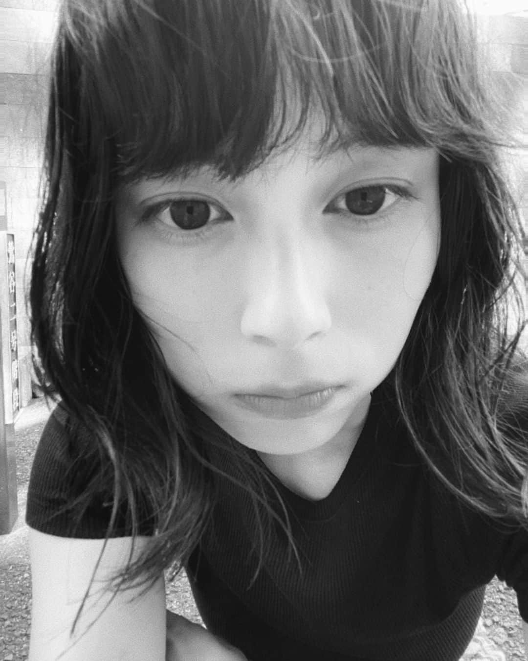 大久保桜子さんのインスタグラム写真 - (大久保桜子Instagram)「初パーマしてみました。 そのままでも可愛いしセットも楽になった嬉しい🦖 おやすみなさいです。 #アンニュイパーマ  @sato_yamagishi  @kaze_tokyo_daikanyama」9月2日 21時49分 - sakurako.official