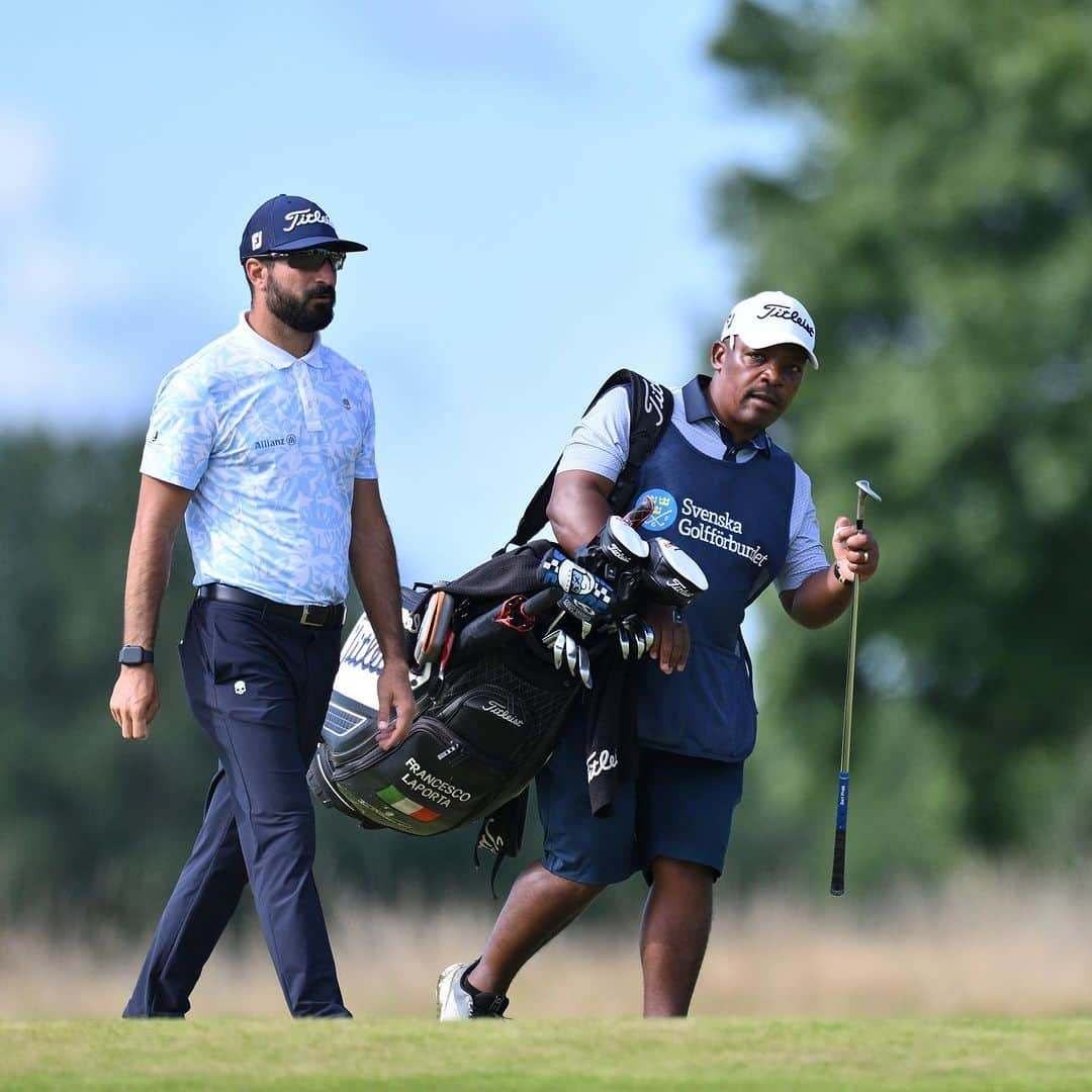 フランチェスコ・ラポルタのインスタグラム：「Somehow we manage to make the weekend, struggling on those greens but we keep fight. 36 holes more to go 💪 —— #hydrogen #allianzitalia #titleist #footjoy #borgoegnazia #sandomenicogolf #tribesstore #challengetour」