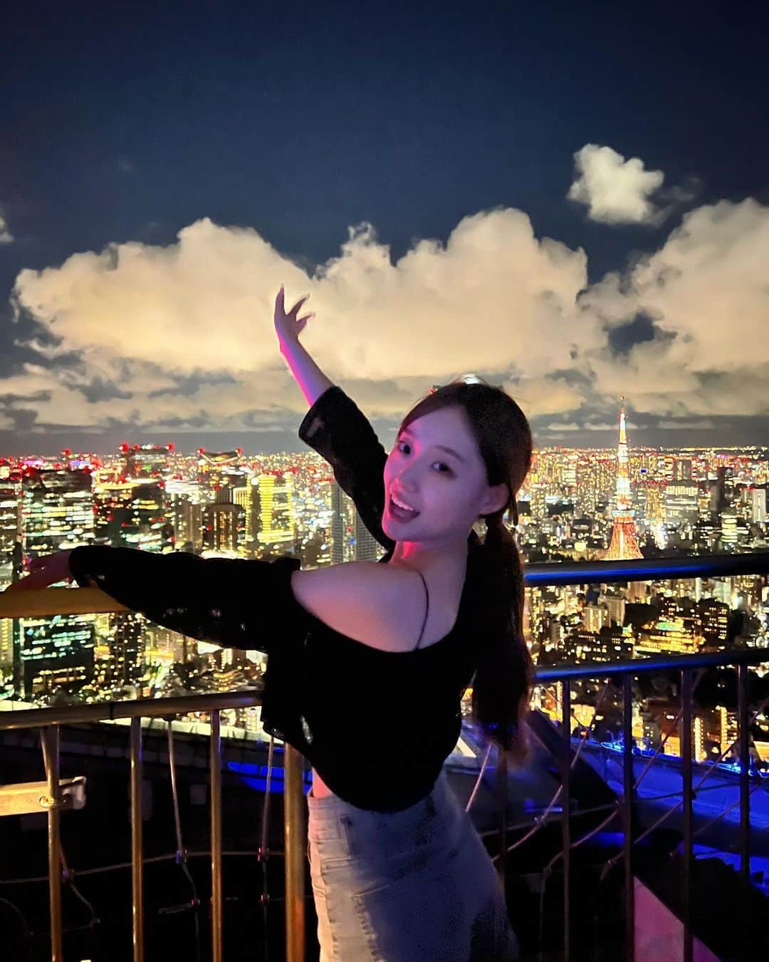 ゆうなのインスタグラム：「東京綺麗だった(´•௰• ` )」
