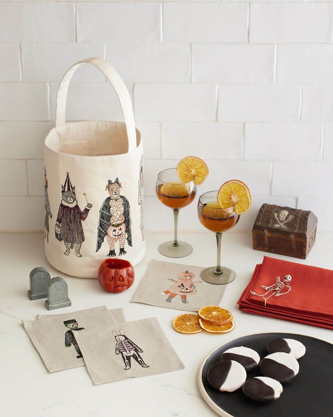 コーラル アンド タスクのインスタグラム：「Get ready for spooky season starting now! 🎃 Select Halloween and fall items are now 25% off for our Labor Day sale, use code SUNSET at checkout!」