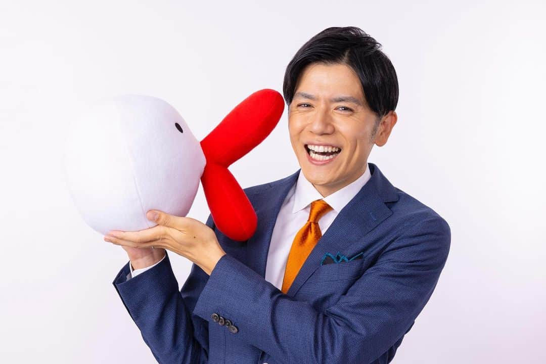 青木源太さんのインスタグラム写真 - (青木源太Instagram)「10月からカンテレで放送される「旬感LIVE とれたてっ！」（月～金 午後1：50～2：45生放送）のMCを担当することになりました。  僕にとって関西の帯番組のMCを担当するのは初めての挑戦です。これからスタッフや共演者の皆さんと力を合わせて、お昼の時間に寄り添うあたたかみのある番組を作っていけたらと思っています。  きっと初めてお目にかかるという方も数多くいると思います。どうぞよろしくお願いいたします。  そして、関西に加えて、愛知、岐阜、三重、静岡、島根、鳥取、広島、愛媛、高知、福岡、佐賀、熊本、宮崎の皆さま、どうぞよろしくお願いいたします。  精一杯頑張りますっ！  #カンテレ #とれたてっ」9月2日 22時05分 - aoki.genta