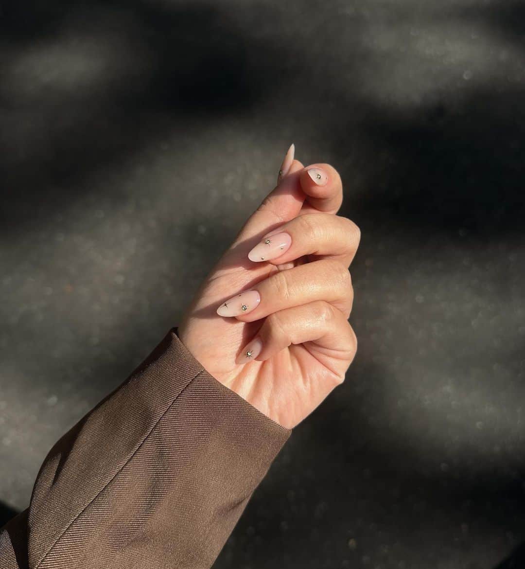 Dagi Beeさんのインスタグラム写真 - (Dagi BeeInstagram)「nails are nailing ✨💅🏼⭐️ #nailinspo #basicbutcute」9月2日 22時07分 - dagibee