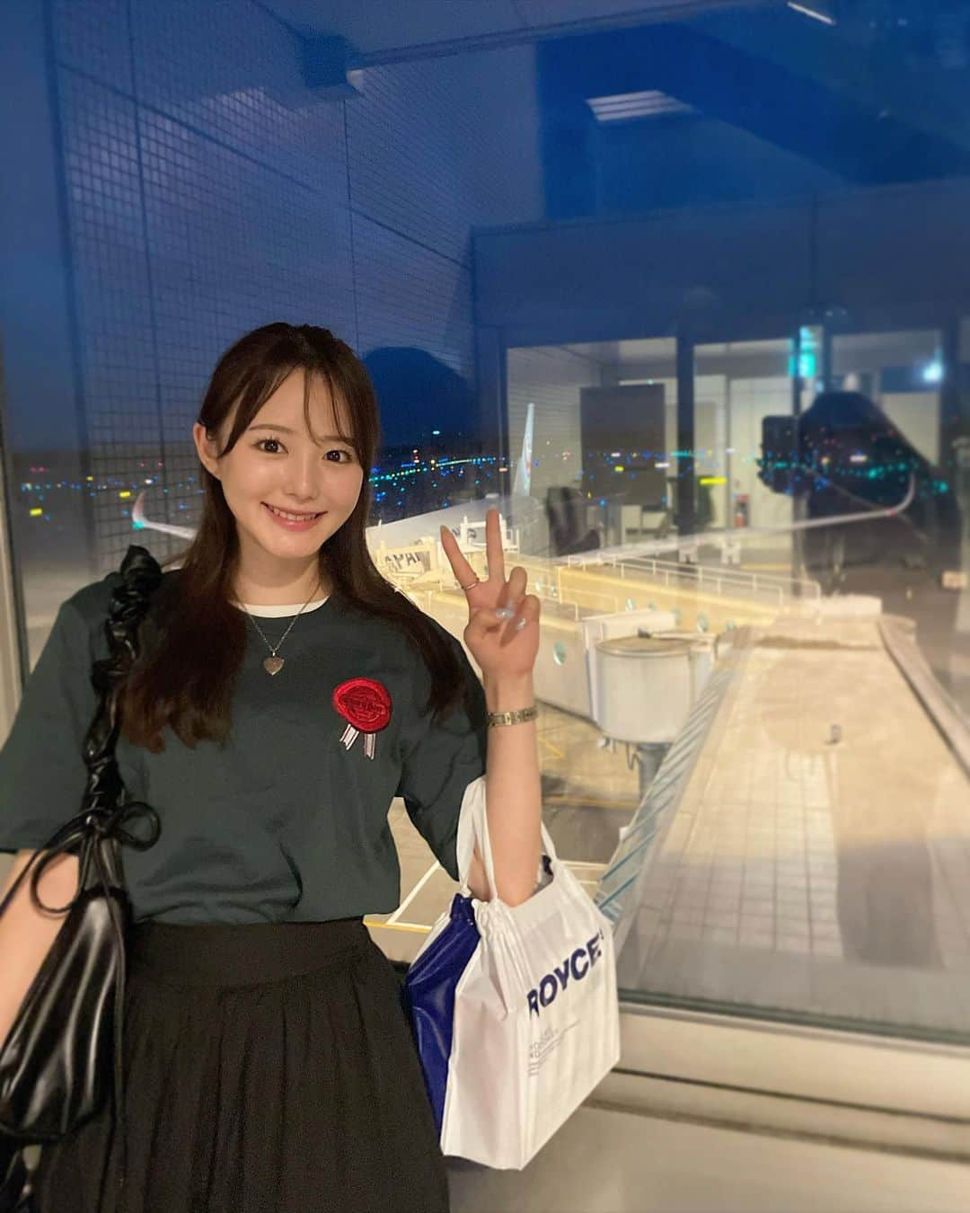 伊藤小春さんのインスタグラム写真 - (伊藤小春Instagram)「時系列とか全無視だけど、、🛩❤︎ ⁡ ⁡ ①友達とおそろいで買った小樽ビールTシャツ ②ゴールデンカムイ缶のサッポロビール🥺✨ ③美瑛の青い池 ④ファーム富田 ⁡ 綺麗な景色をたくさん見れてよかった♡ ⁡ ⁡ ⁡ #北海道#北海道旅行#札幌#札幌旅行#北海道女子旅#札幌女子旅#北海道グルメ#青い池#美瑛#ファーム富田」9月2日 22時08分 - koharu_ito_