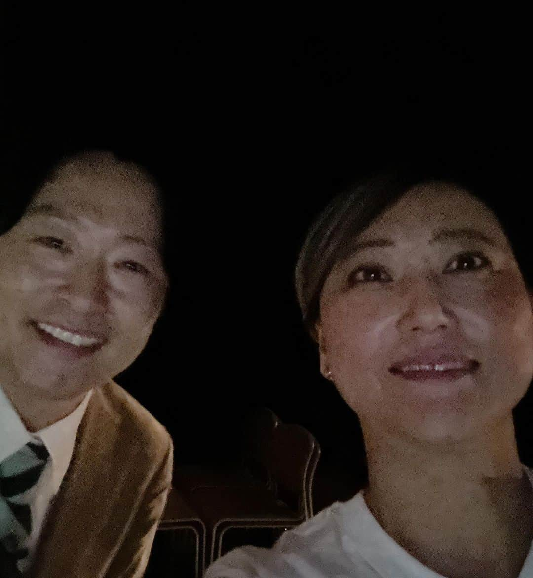 水谷千重子さんのインスタグラム写真 - (水谷千重子Instagram)「本日は徹座でしたわ👏 皆さんとお写真撮りたかったんだけどバタバタし過ぎていて撮れなかったわ😢 しかも友近ちゃんネタ出番が終わったらすぐ出なきゃいけなくて皆さんにちゃんとご挨拶も出来なかったの😣🙇‍♀️🙇‍♀️ 何よりもこんな素敵な舞台を開催してくださった渡辺徹さん榊原郁恵さん本当にありがとうございました🙇‍♀️🙇‍♀️ お客様も沢山観に来て頂きましてありがとうございました。 #徹座 #浅草公会堂 #どっきりぷんや #福本春代 #郁恵さんの手書きメッセージ」9月2日 22時09分 - mizutanichieko