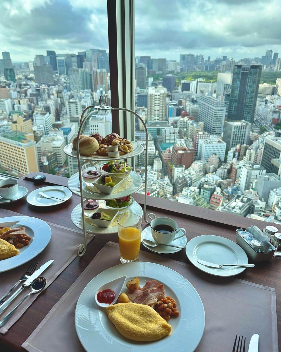 藤澤響花さんのインスタグラム写真 - (藤澤響花Instagram)「ホテルの朝食で出てくるオムレツってなんであんなに美味しいのかな？🍳 いつもハムと玉ねぎとチーズ入れてくださいって注文します🧅🧀  ハヤブサ消防団Netflixで一気見してしまって次が気になりすぎる、、！！😳どうなるの！！！  #東京ドーム#東京ドームホテル#東京ドームシティ#東京ホテル#ホテル#東京#tokyo#hotel#japantravel#japanphotography#japanesegirl#ɪɴsᴛᴀɢᴏᴏᴅ」9月2日 22時17分 - kyoka_fujisawa