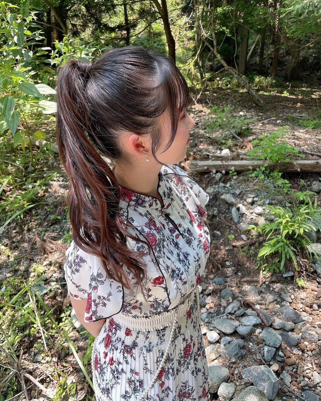 山岸理子のインスタグラム：「* 💄🥀🌹💅💍 ⁡ ⁡ でも・・・いいよのMV公開されたよ🌳🍃 ⁡ ⁡ #tsubaki_factory #山岸理子 #11thシングル #たくさんみてね〜 #森林の中での撮影 #虻に刺された物語はここから始まる #そして #夏ツアー千秋楽でした #ありがとう」