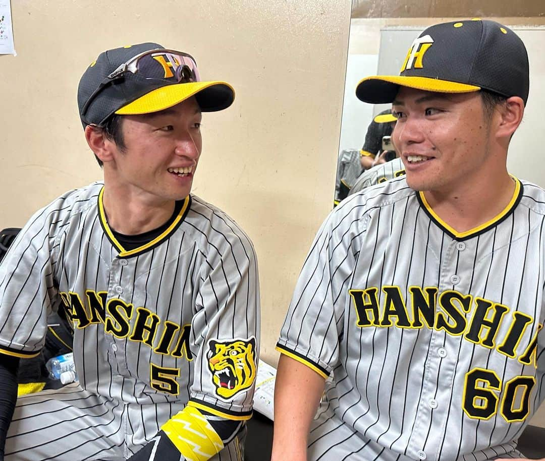 阪神タイガースさんのインスタグラム写真 - (阪神タイガースInstagram)「3回の逆転劇はこのふたりから！近本選手と小野寺選手です！ #近本光司 選手 #小野寺暖 選手 #ナイスタイムリー✨ #阪神タイガース #JERAセリーグ #ARE」9月2日 22時28分 - hanshintigers_official